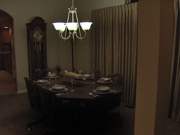 Diningroom on R as you enter