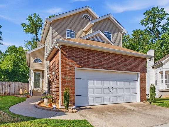 2nd image of 2913 Chesney Ct