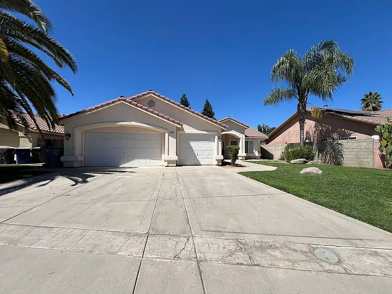3361 State St — Photo 2