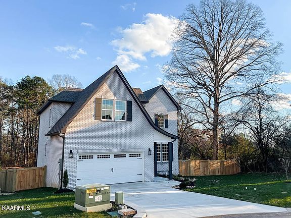 3rd image of 1030 Tea Olive Ln