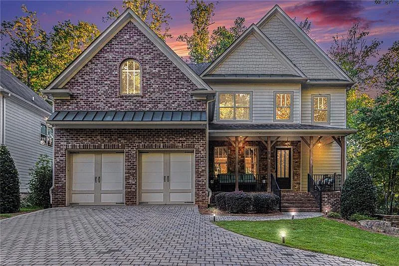 5 bed, 5.0 bath, 4434 sqft, $6,000 — Photo 2