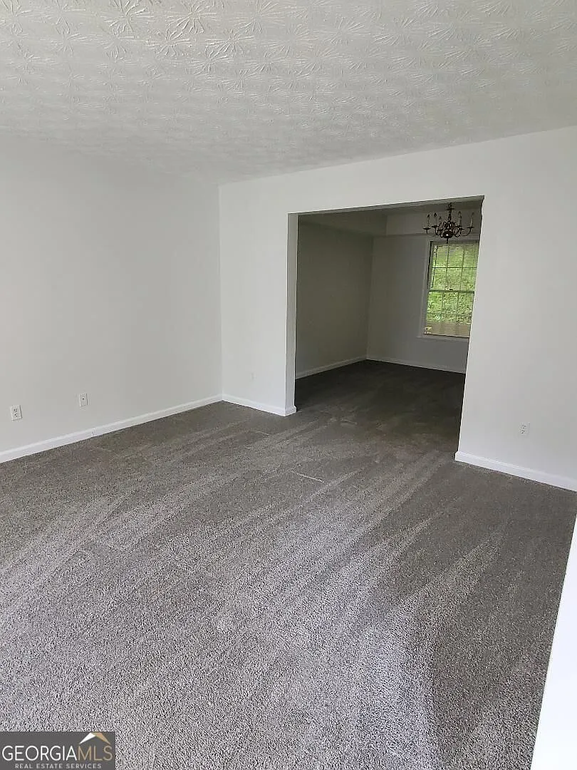 3 bed, 2.5 bath, 1599 sqft, $1,900 — Photo 3