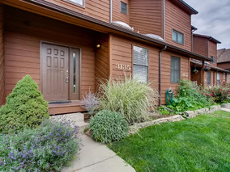 3135 Bell Dr — Photo 2