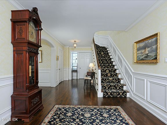 3rd image of 4 Cedarwood Dr