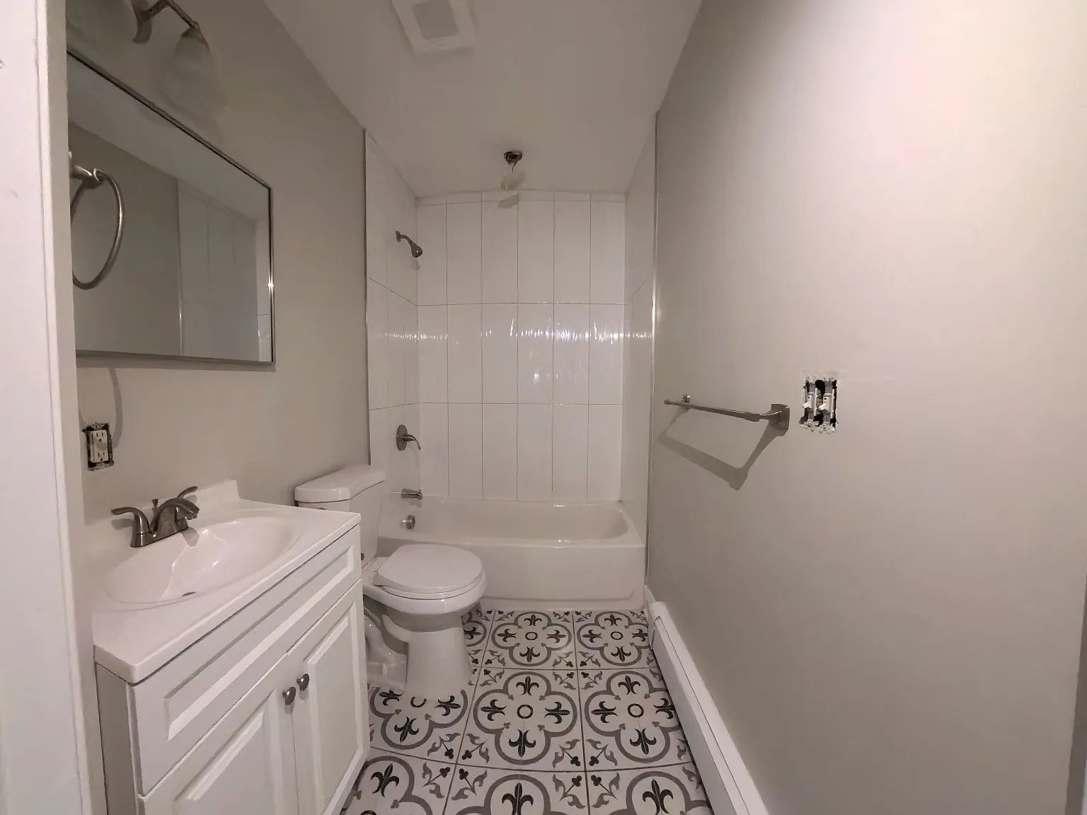 144 Inslee Place - 1R — Photo 2