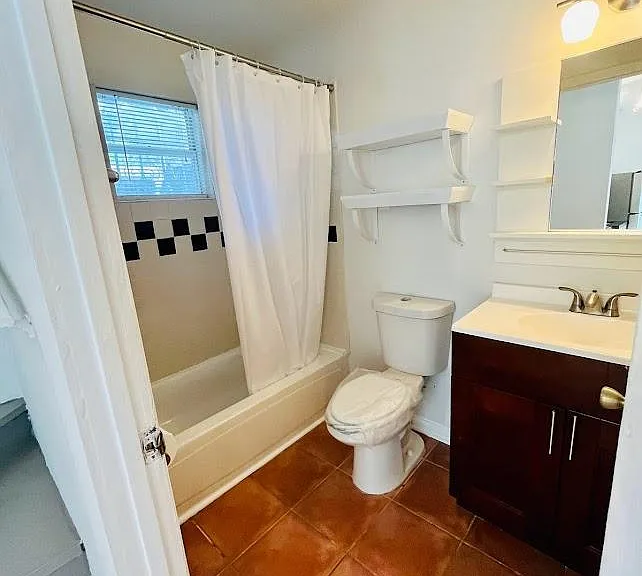 2573 Trapp Ave #B — Photo 14