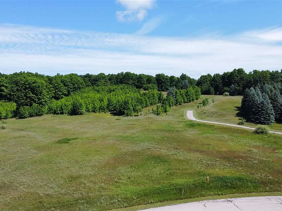 1st image of 28 White Tail Dr