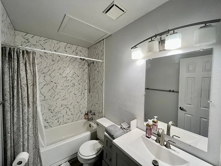 7618 Lexington Manor Dr — Photo 9