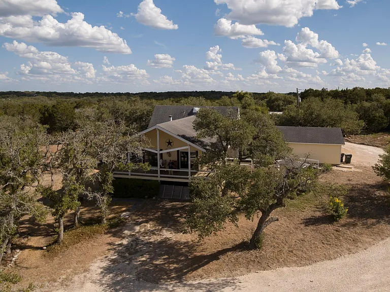 124 S Rainbow Ranch Rd — Photo 33