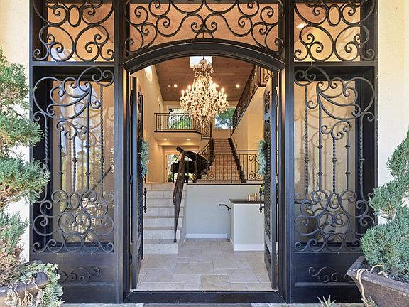 2nd image of 15965 Shannon Rd