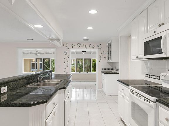 5th image of 509 Andrews Dr