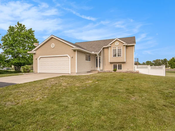 11974 Myers Lake Ave NE, Cedar Springs, MI 49319