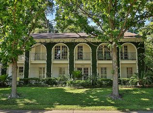 1 Twin Circle Dr, Houston, TX 77042