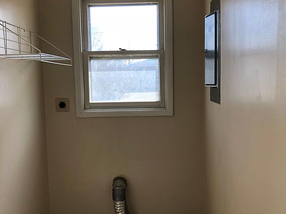 4th image of 4420 Vine St