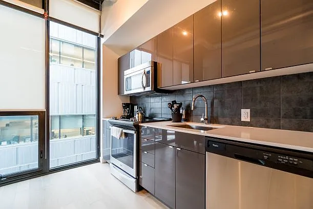 501 Hargrave Street — Photo 2