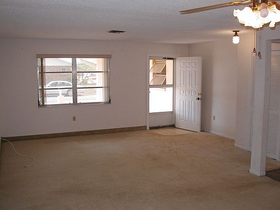 Living Room Toward Entry