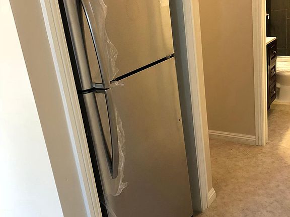 Equipped with Stainless Steel Refrigerator