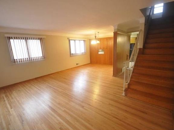 2nd image of 856 21st Ave N