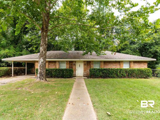 536 Woodlore Dr, Chickasaw, AL 36611
