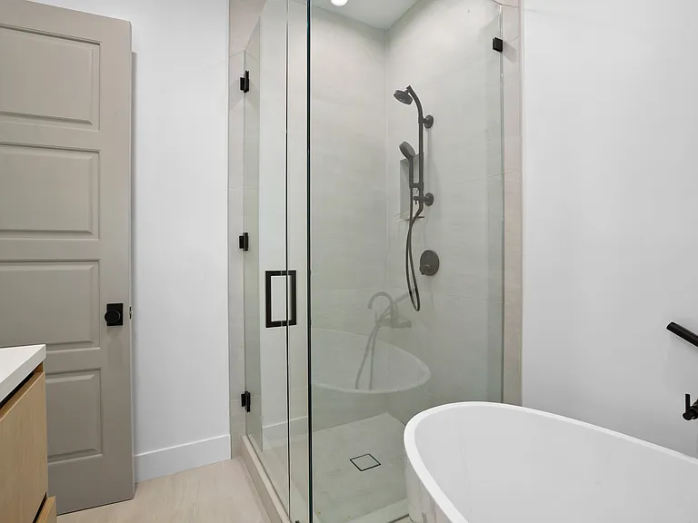 149 S Palm Dr #151-1/2 — Photo 9