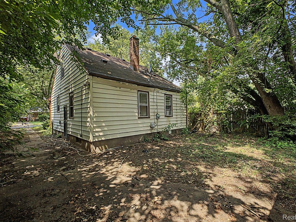 7434 Clayburn St, photo 28