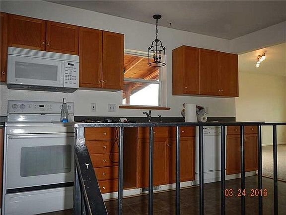 Kitchen (Updated Throughout)