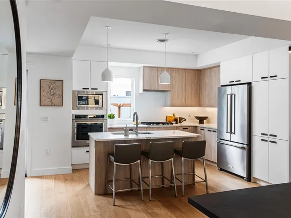 4253 Dieppe Rd #10, Saanich, BC V8X 2N2
