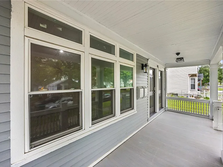 185 Columbia Ave — Photo 3