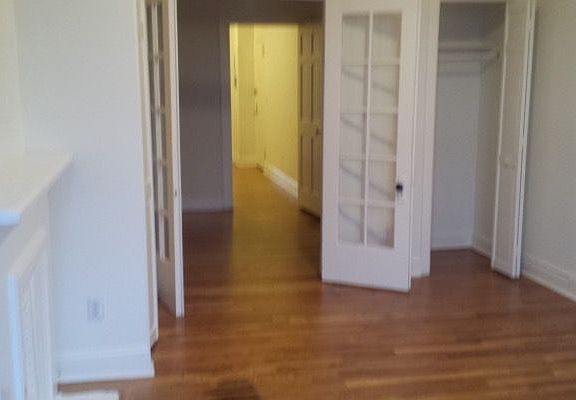 3rd image of 358 12th St #4