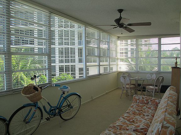 5th image of 10245 Collins Ave APT 4E
