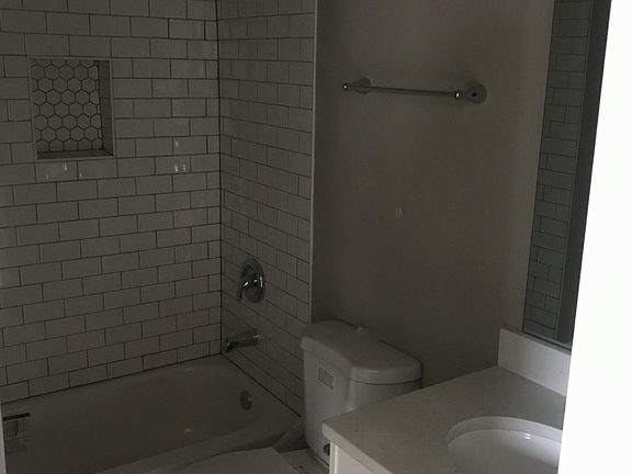 3rd image of 4625 S Drexel Blvd #412