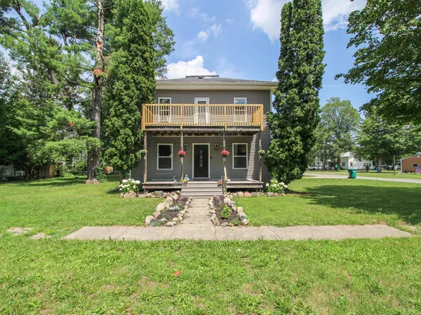 335 E Burr Oak St, Centreville, MI 49032
