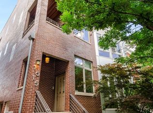 1515 W Chestnut St #3, Chicago, IL 60642