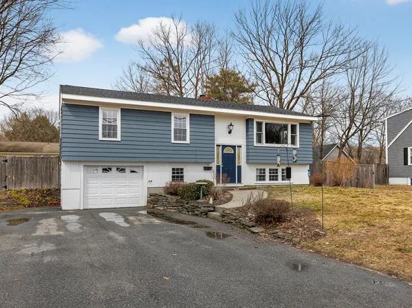 14 Spruce Lane, Gorham, ME 04038