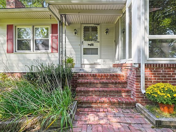 2nd image of 1881 Great Pond Rd