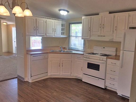 3rd image of 8401 Pan American Fwy NE Unit 283