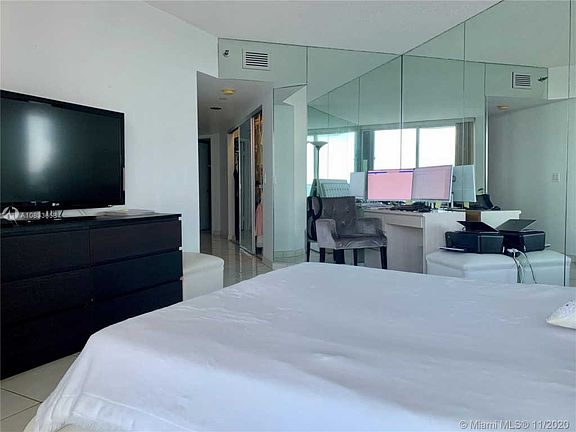 5th image of 16445 Collins Ave APT 625
