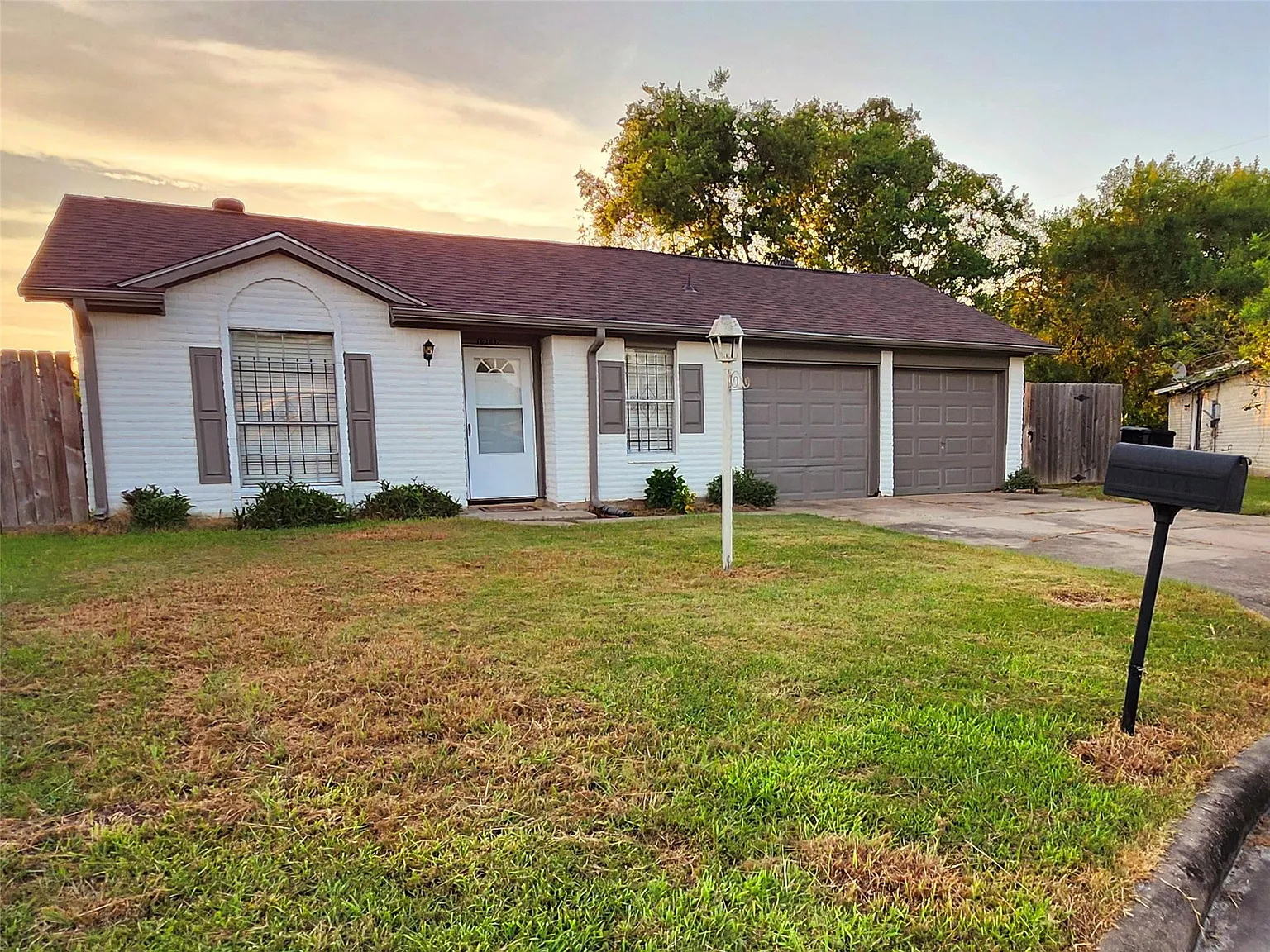 3 bed, 2.0 bath, 1372 sqft, $1,950 — Photo 3