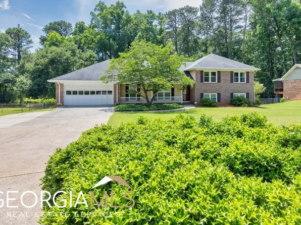 483 Villa Dr, Lilburn, GA 30047