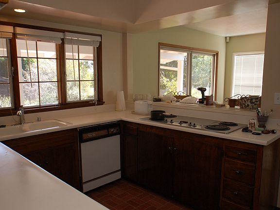 5th image of 2919 Mesa Dr