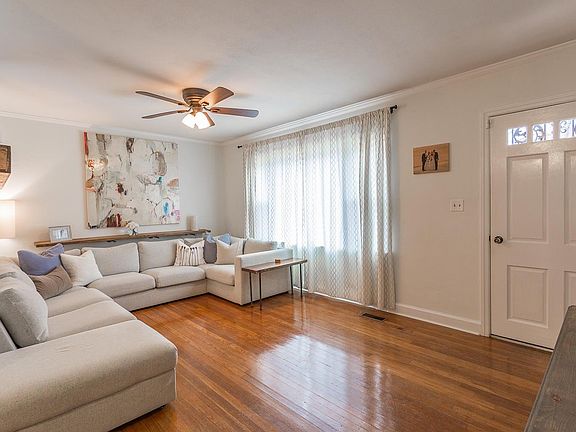 2nd image of 219 Hunt Ave