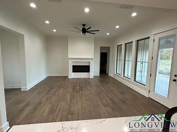 4th image of 550 Elysian Fields Ave