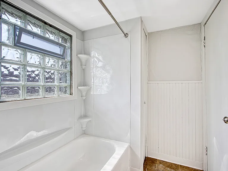 102 Main St #5 — Photo 9