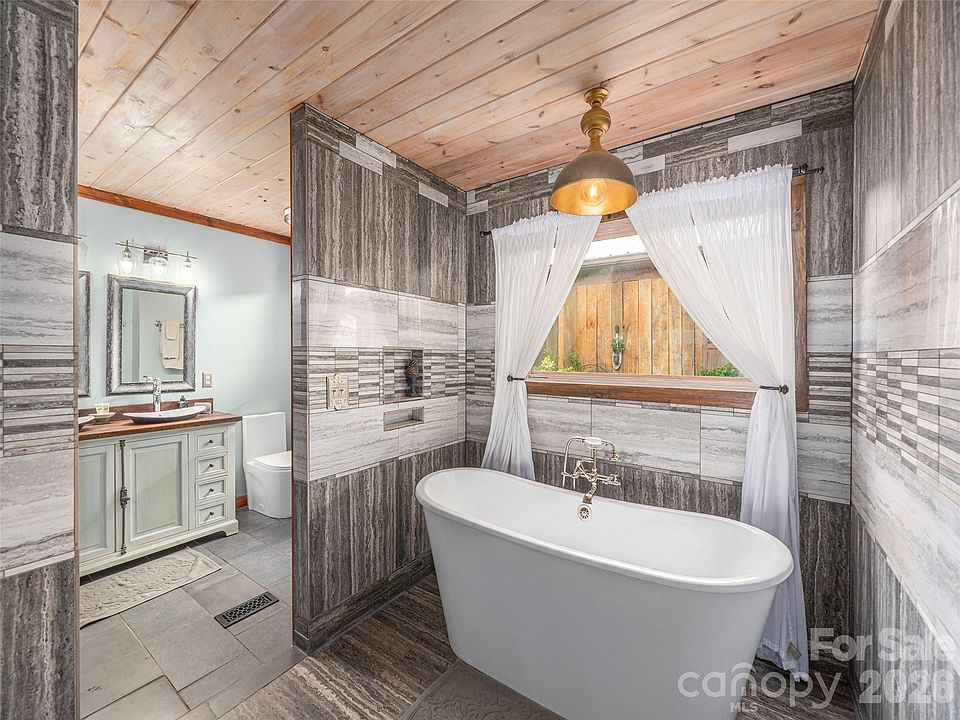 22nd image of 461 Ferguson Cove Loop