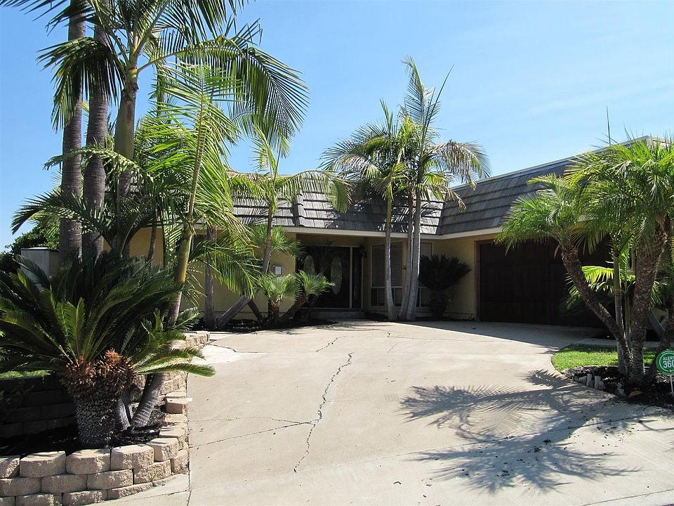 1st image of 499 Hills Lane Dr
