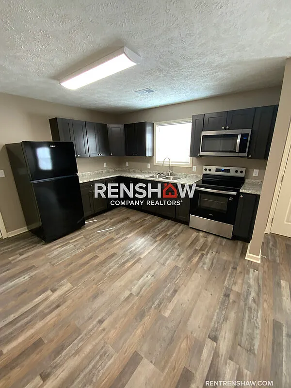 3 bed, 2.0 bath, 1108 sqft, $1,300 — Photo 3
