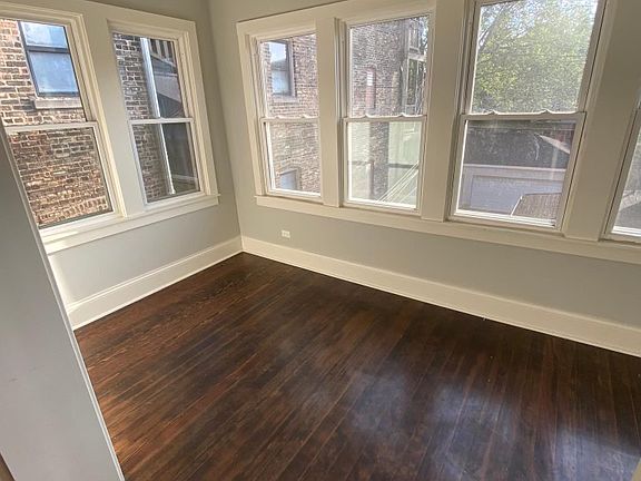 3rd image of 417 S Oak Park Ave APT 2