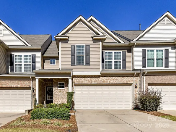 5111 Mount Clare Ln, Charlotte, NC 28210