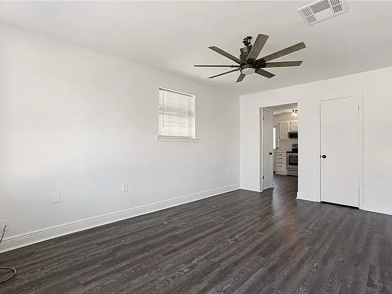1536 Redwood Dr — Photo 3