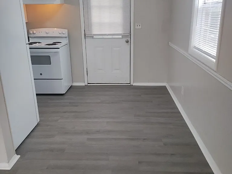 1900 N Dixie Ave #21 — Photo 4